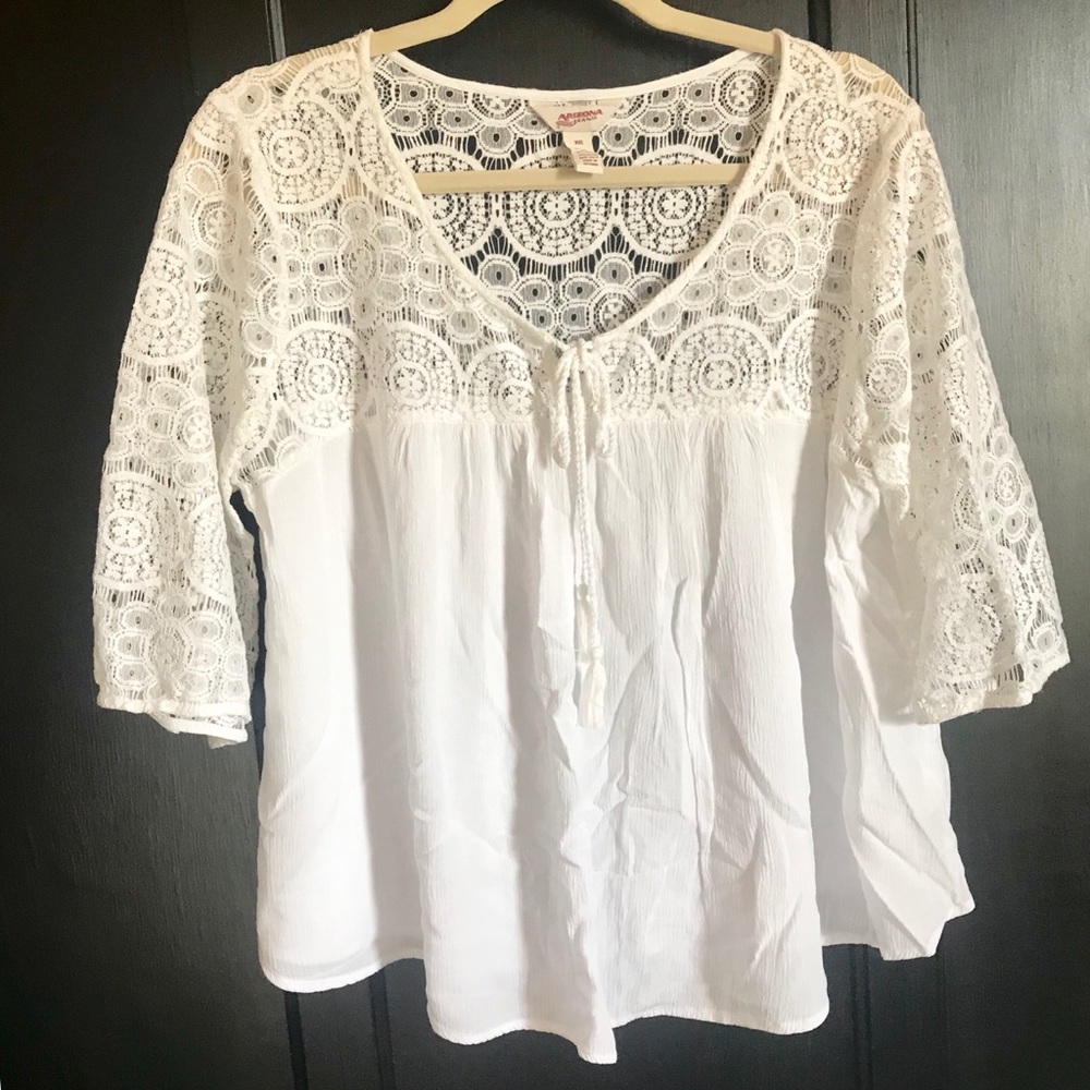 Arizona white Top. Size XXL.